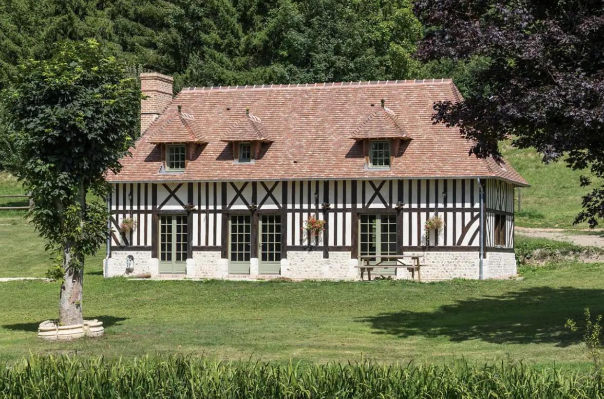 Picturesque De 4 Chambres, Pays D'auge Holiday home Cheffreville-Tonnencourt